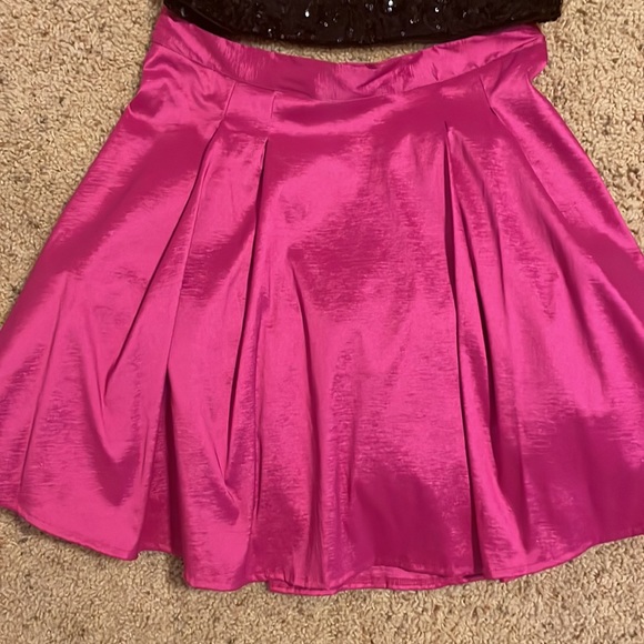 Two piece semi formal - Picture 3 of 7